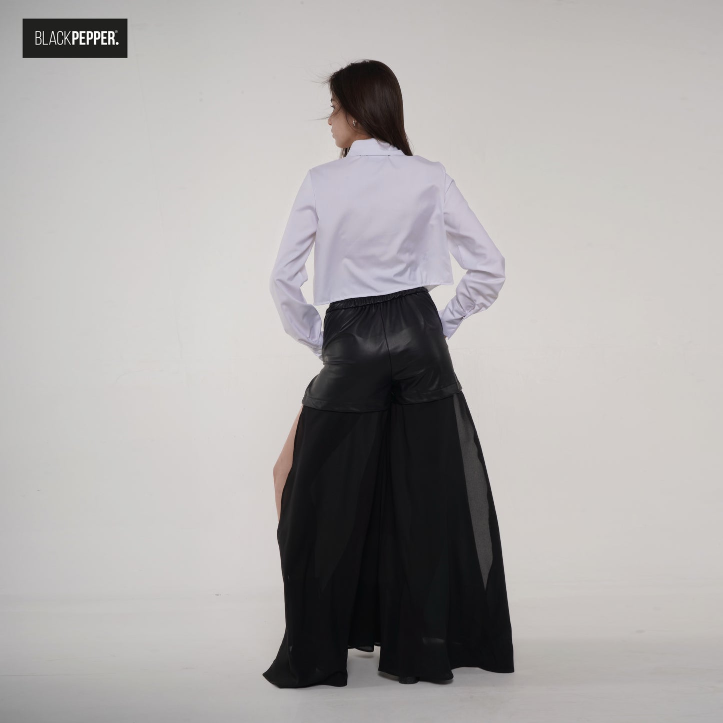 CROPPED SHIRT BLACK AND WHITE