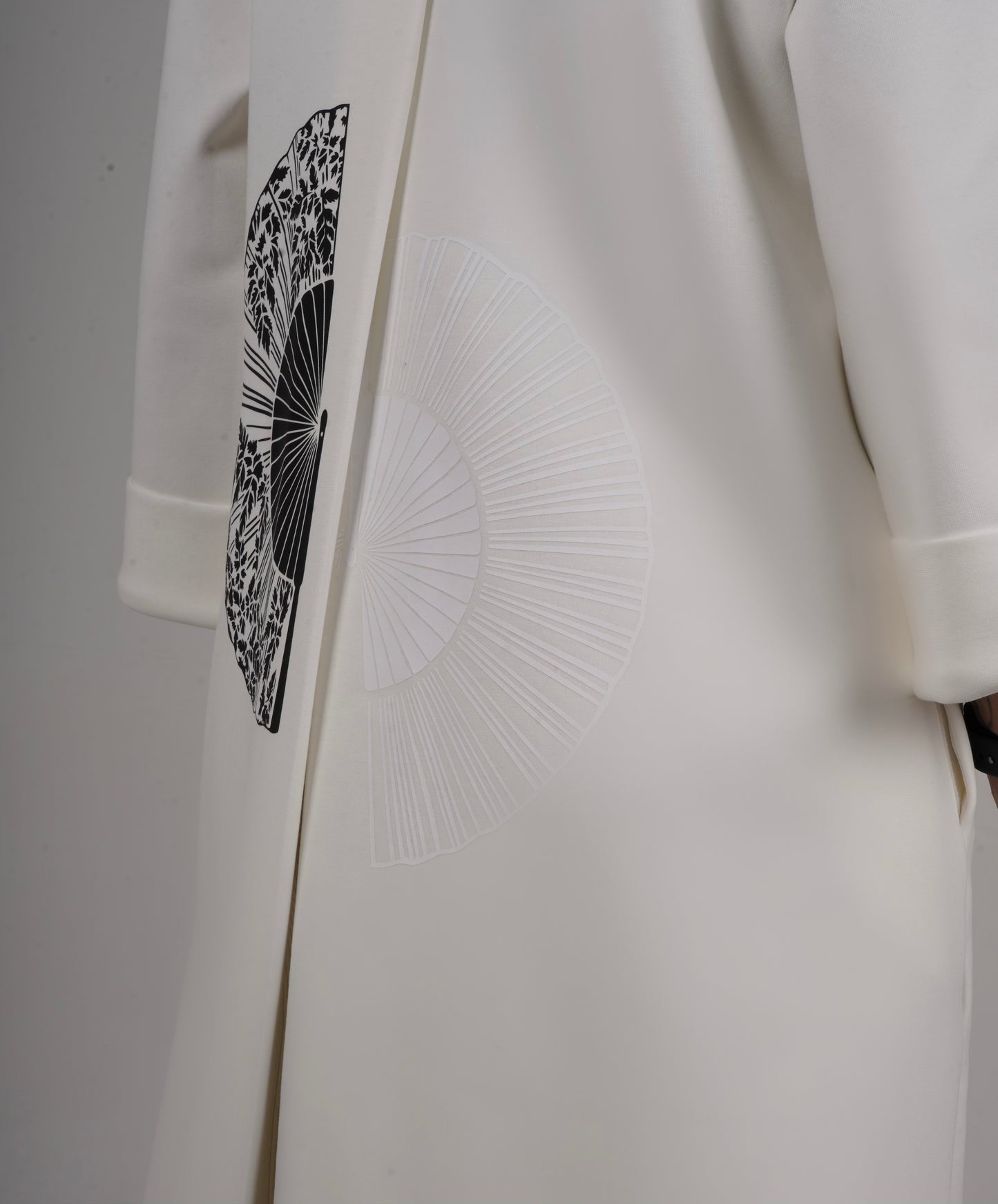 ANTIQUE WHITE PLIÉ