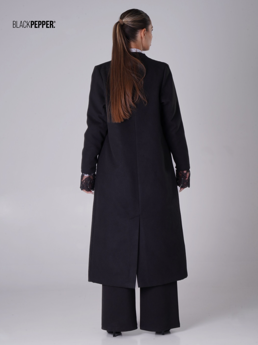 WARM COAT WITH LACE SLEEVES