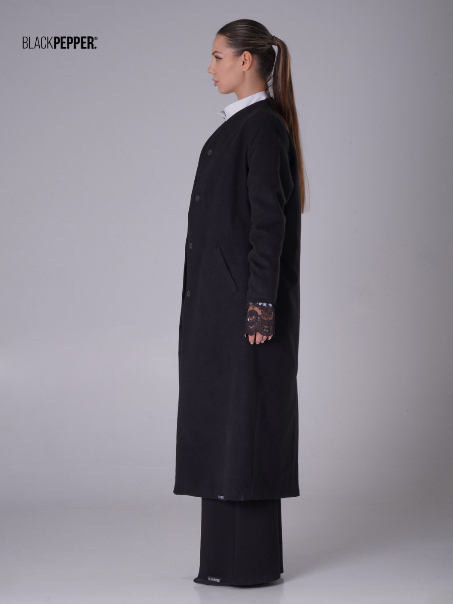 WARM COAT WITH LACE SLEEVES