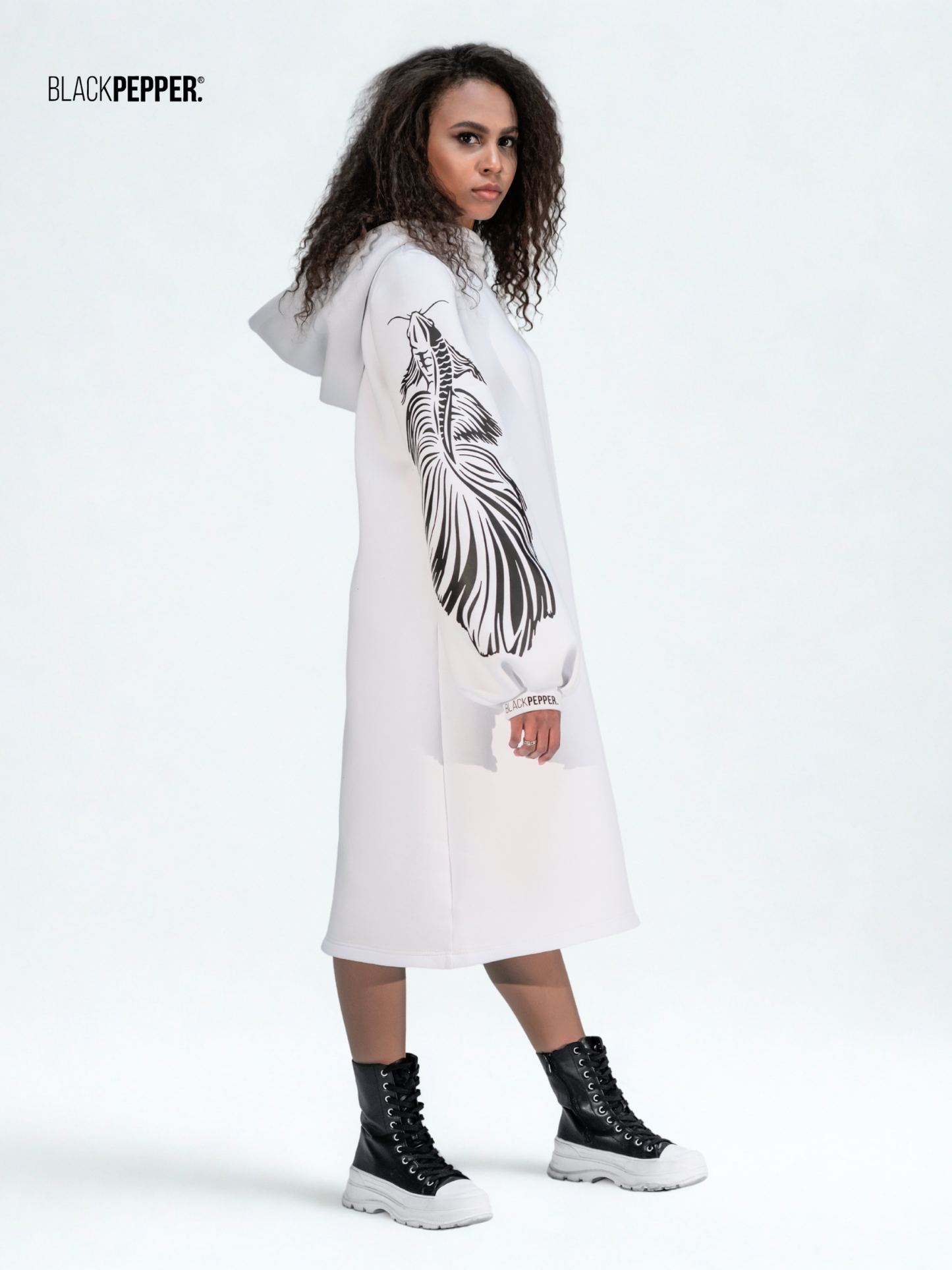 WHITE SERIES WARM DRESS WITH  CARPS SLEEVE PRINT